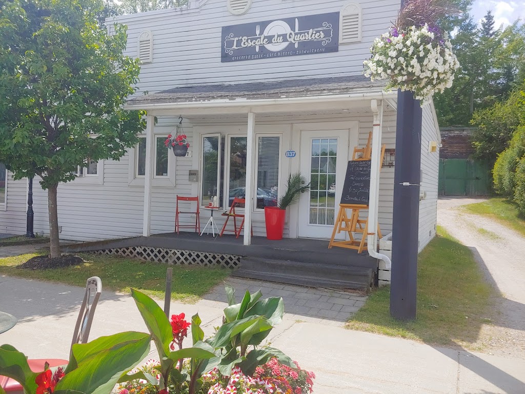 Resto LEscale du Quartier | 837 Rue LAnnonciation N, Rivière-Rouge, QC J0T 1T0, Canada | Phone: (873) 564-8528