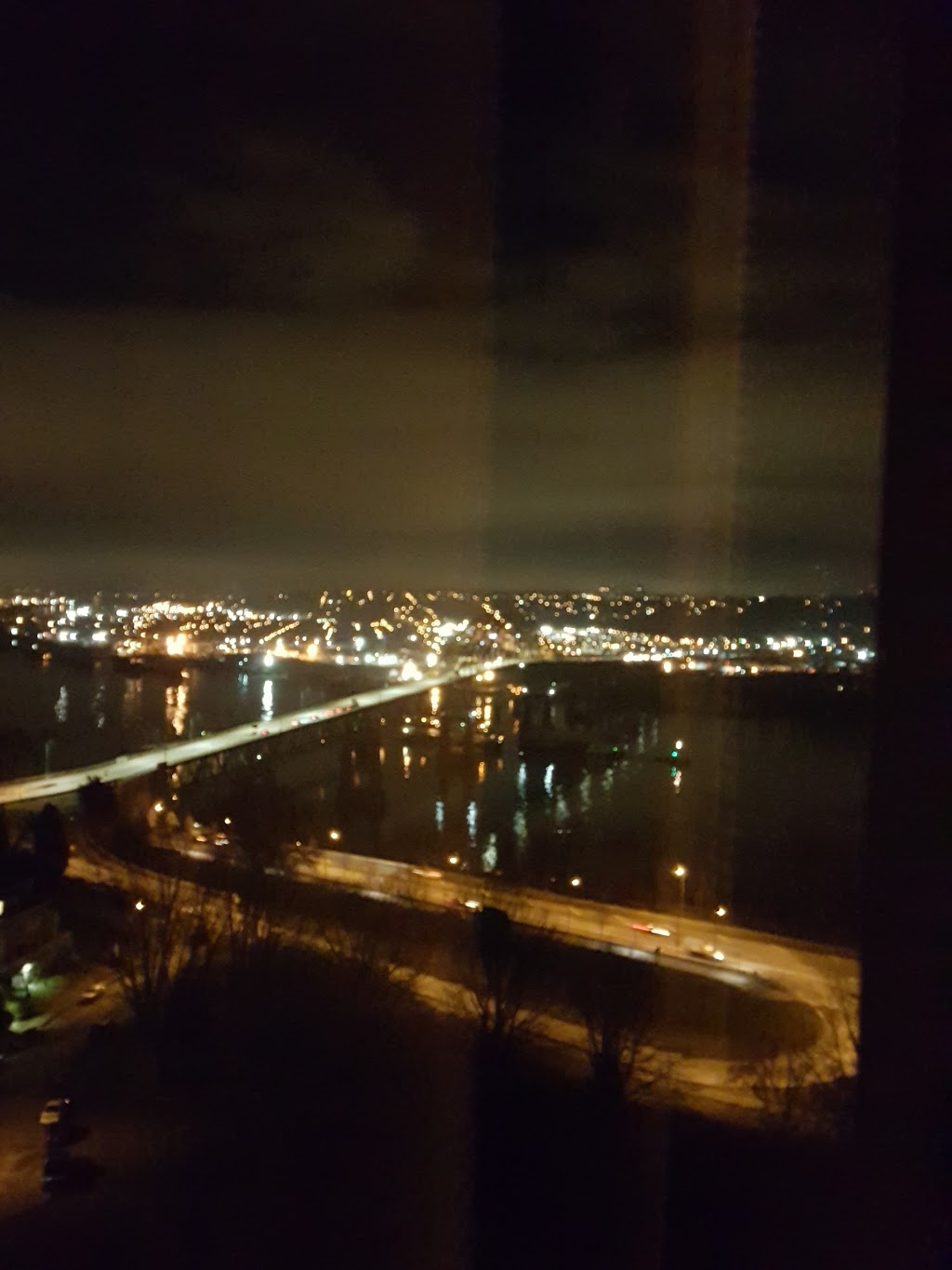 Skyline Towers | 120 Agnes St, New Westminster, BC V3L 5C8, Canada | Phone: (604) 525-2122