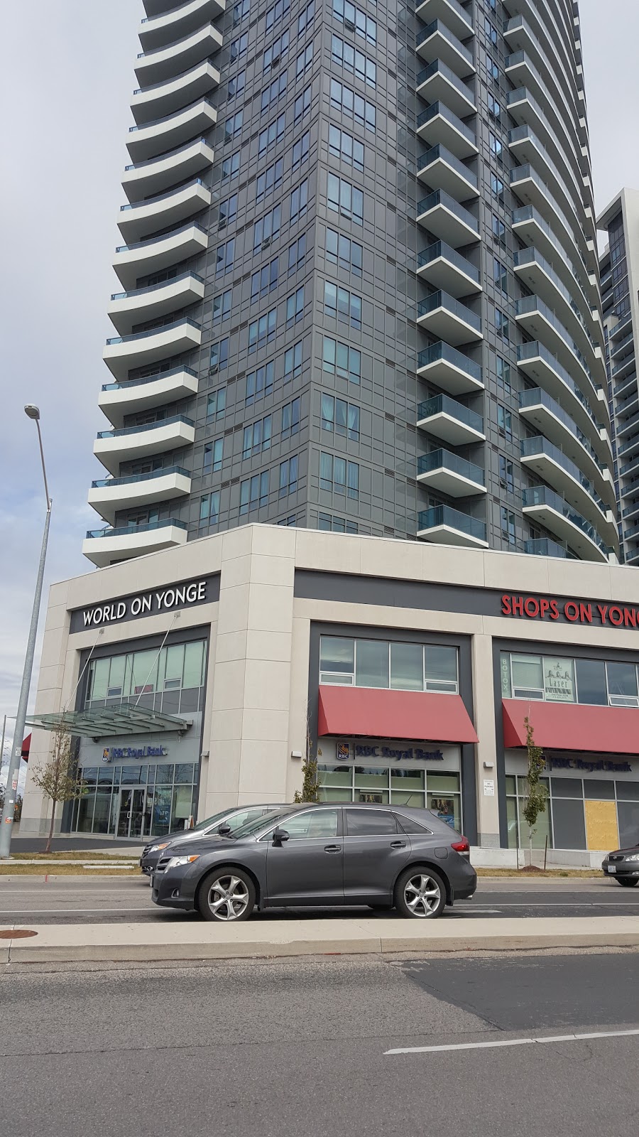 RBC Royal Bank | 7163 Yonge St Unit 109, Markham, ON L3T 0C6, Canada | Phone: (905) 881-4920