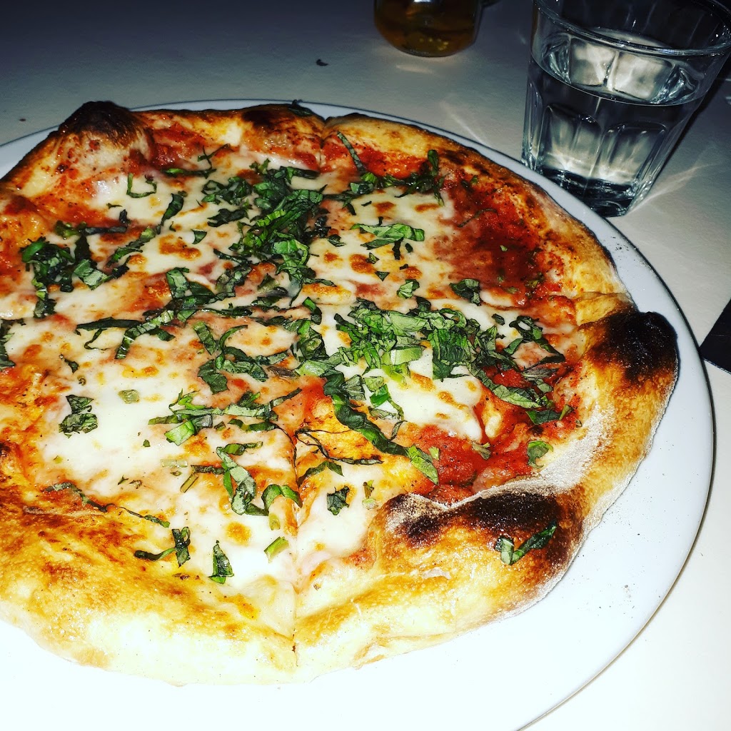 Pizzeria Geppetto Verdun | 5583 Rue de Verdun, Verdun, QC H4H 1L2, Canada | Phone: (514) 543-7424