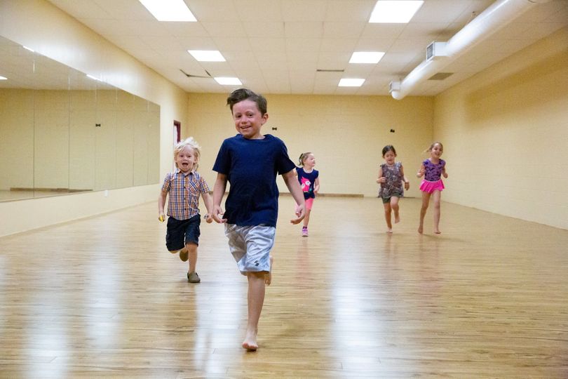 Susan Whitelock Dance Studio | 80 Edward St S, Arnprior, ON K7S 3W4, Canada | Phone: (613) 622-2427