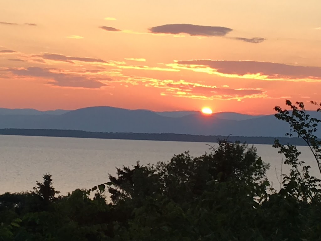 DOMAINE EAU FLEUVE | 400 Chemin des Pionniers O, Cap-Saint-Ignace, QC G0R 1H0, Canada | Phone: (418) 508-1042