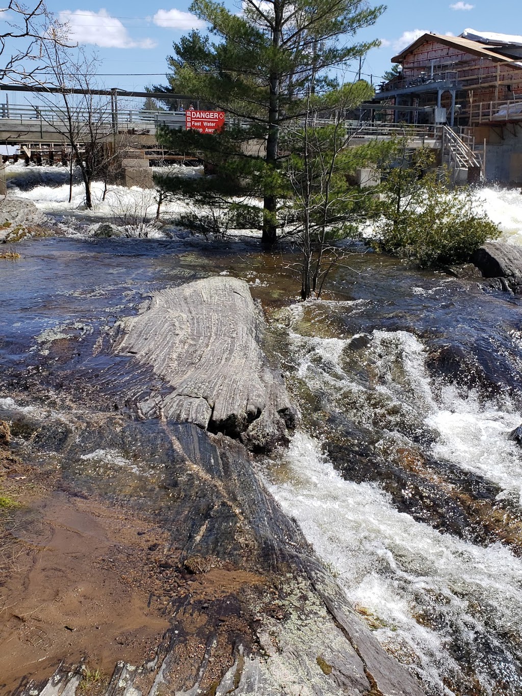 Moon River Lookout Restaurant & Catering | 1002 Walker St, Bala, ON P0C 1A0, Canada | Phone: (705) 762-2393