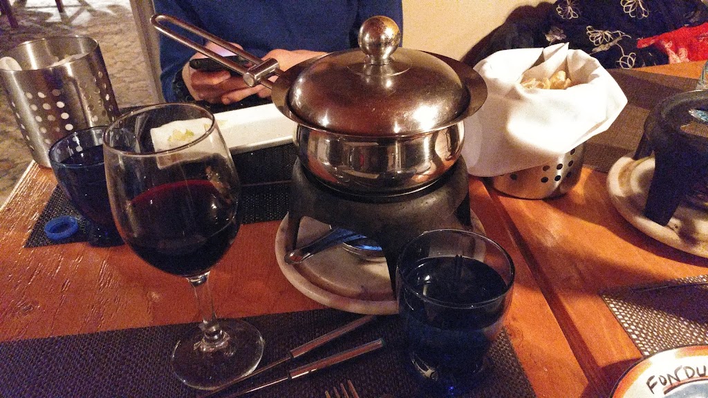 Restaurant La Fondue Du Prince | 94 Rue Ste Anne, Sainte-Anne-de-Bellevue, QC H9X 1L8, Canada | Phone: (514) 457-6278