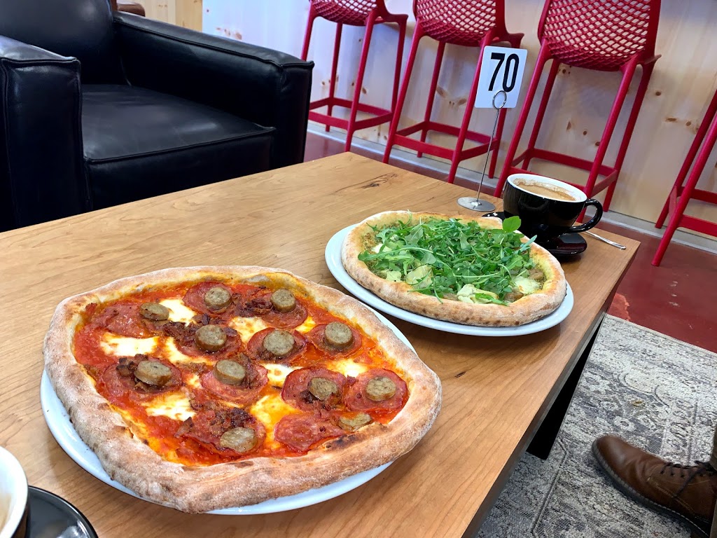Pomodori Pizzeria | 686 St George Blvd, Moncton, NB E1E 2C6, Canada | Phone: (506) 383-3473