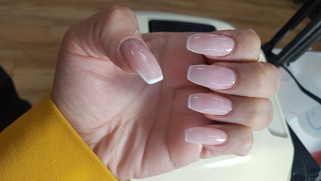California Nails | 1372 McPhillips St, Winnipeg, MB R2X 2M4, Canada | Phone: (204) 694-5338