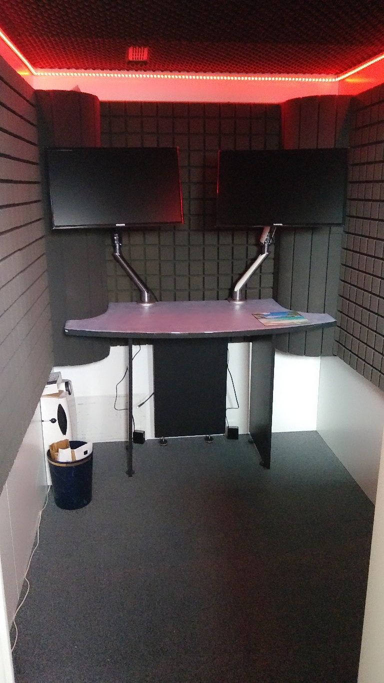 CN VoiceOvers - Bilingual Voiceover Talent / Narrator | 1780 Rue Taschereau, Laval, QC H7G 2P3, Canada | Phone: (438) 395-3421