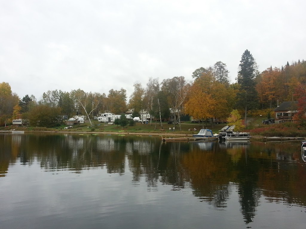 Domaine Le Ptit Peu Plus | 910 Chemin de la Presquîle, Lac-des-Îles, QC J0W 1J0, Canada | Phone: (819) 597-2213