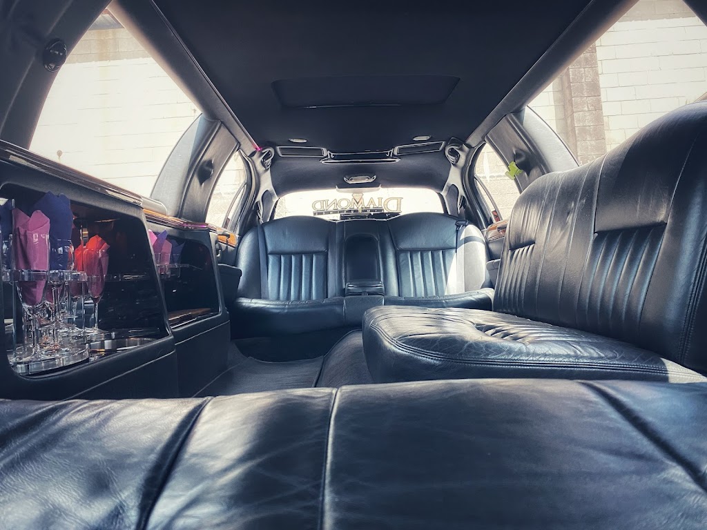 Diamond Limousine | Watson Mall, 45 Stanley St, Ayr, ON N0B 1E0, Canada | Phone: (548) 255-1964