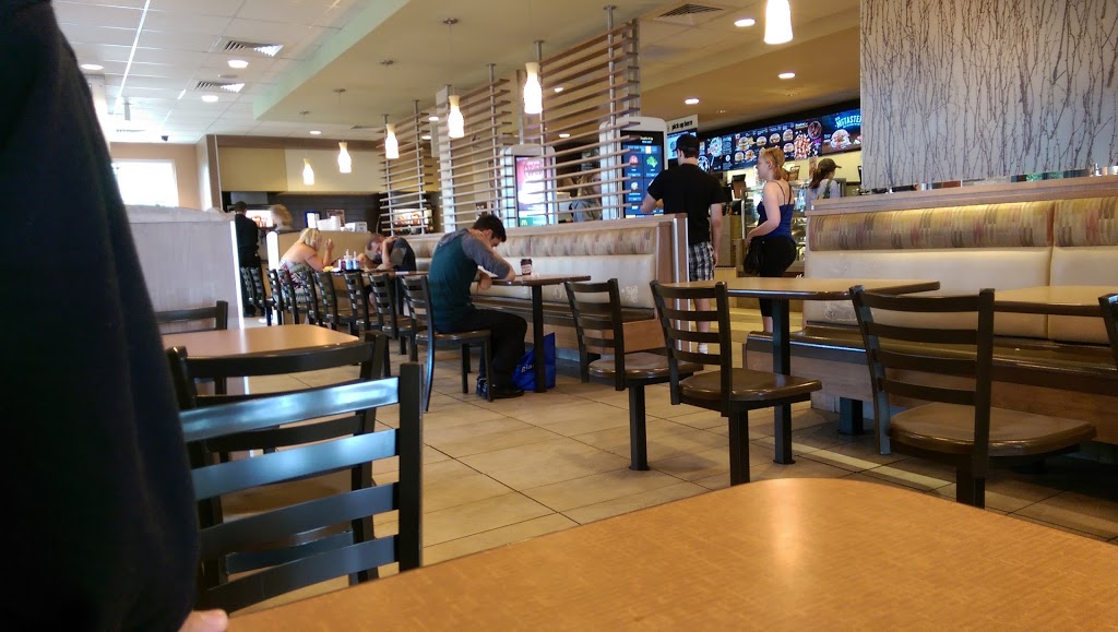 McDonalds | 446 Bayfield St, Barrie, ON L4M 5A2, Canada | Phone: (705) 726-2123