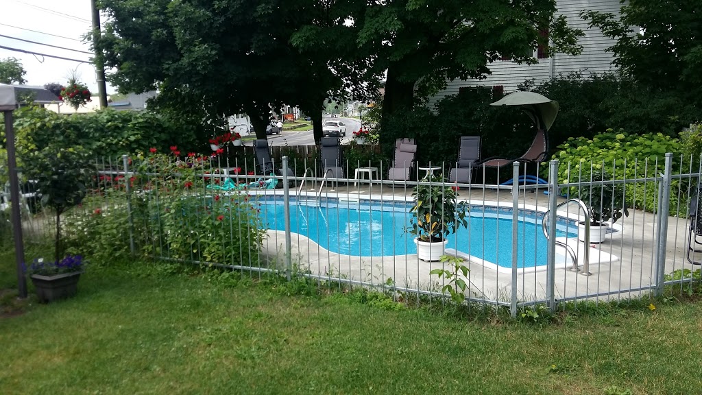 gite le roupillon scott | 740 Route du Président-Kennedy, Scott, QC G0S 3G0, Canada | Phone: (418) 564-3305