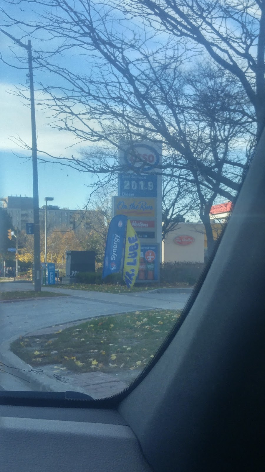 Esso | 1500 Finch Ave E, North York, ON M2J 4Y6, Canada | Phone: (416) 756-4600