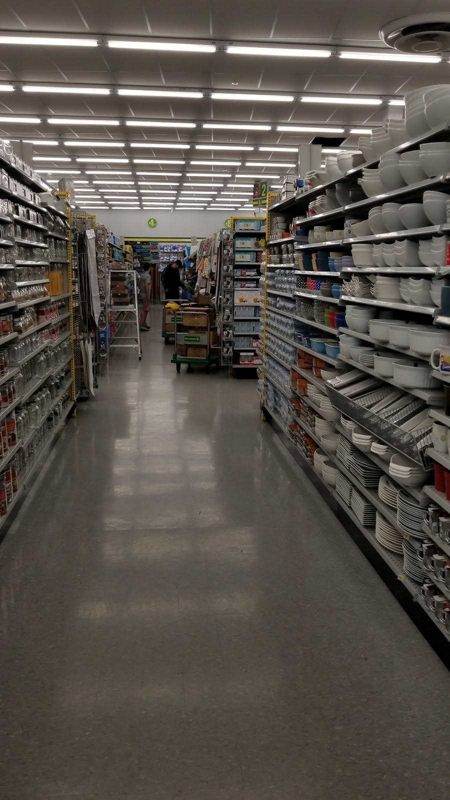 Dollarama | 1124 Main St E, Hamilton, ON L8M 1N9, Canada | Phone: (905) 547-8684