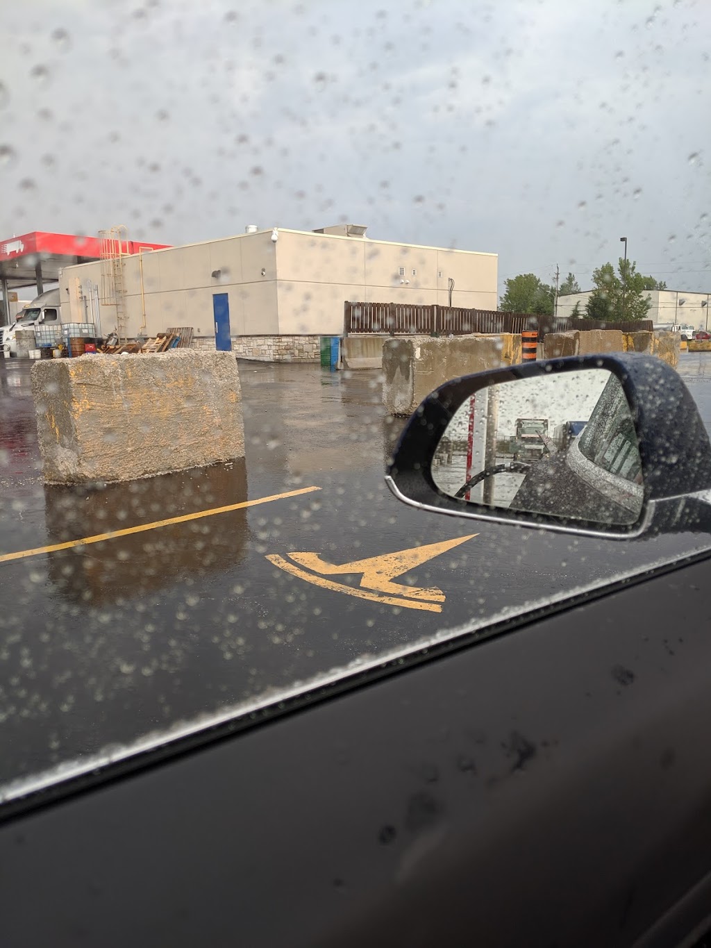 Tesla Supercharger | 7018 Industrial Dr, Comber, ON N0P 1J0, Canada | Phone: (877) 798-3752