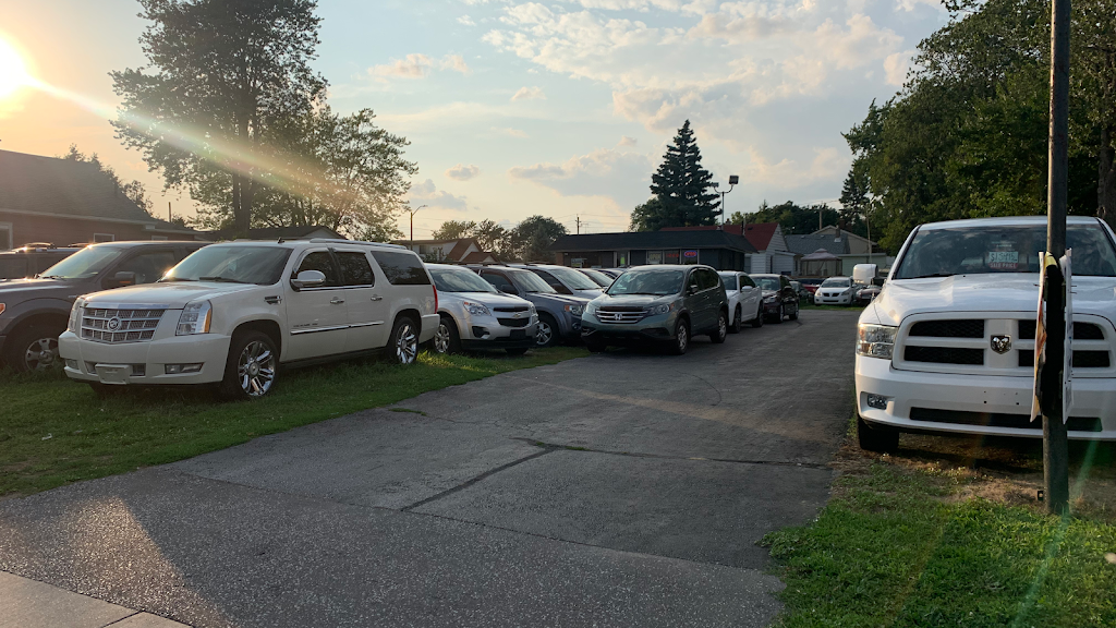 Reliance Auto Sales OR Apple Auto Sales | 1556 Tecumseh Rd W, Windsor, ON N9B 1T8, Canada | Phone: (519) 256-1053