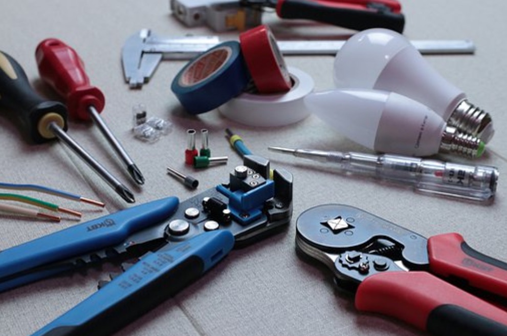 Best Electrician Barrie | 2-139 Sydenham Wells, Barrie, ON L4M 0H3, Canada | Phone: (705) 805-3400
