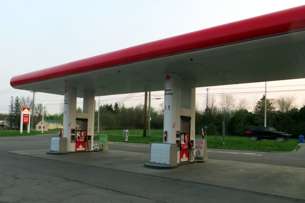 Petro-Canada | 3237 Route Harwood, Vaudreuil-Dorion, QC J7V 8P2, Canada | Phone: (450) 458-5959