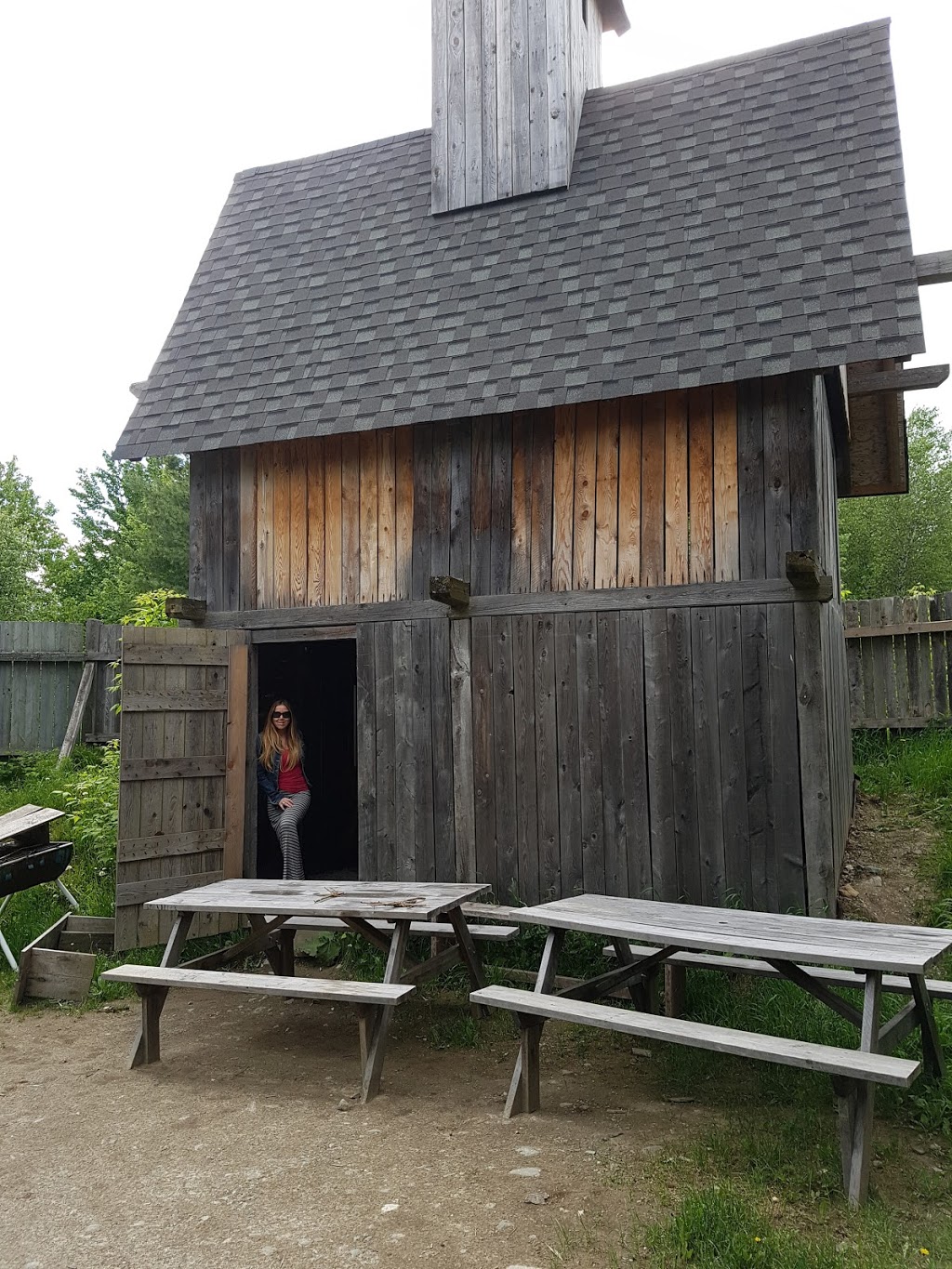 The Big Lantern | 1801 Chemin de Béthanie, Béthanie, QC J0H 1E1, Canada | Phone: (438) 657-2326