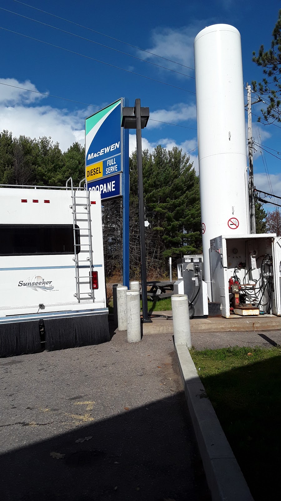 MacEwen & Hamiltons Convenience & Propane Centre | 11536 Round Lake Rd, Pembroke, ON K8A 6W8, Canada | Phone: (613) 735-5784