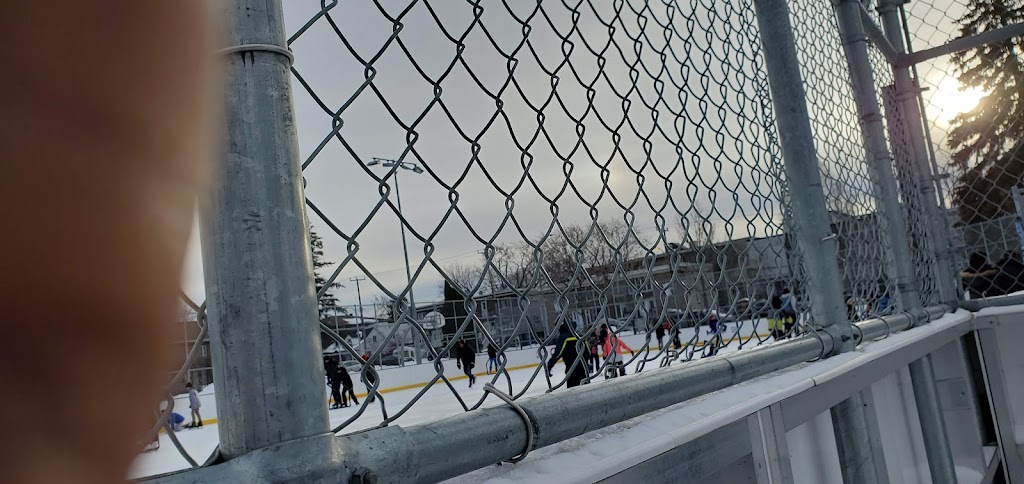 Patinoire Bleu-Blanc-Bouge (Cartierville) | Cartierville, Montreal, QC H4J 2P4, Canada | Phone: (514) 872-6138