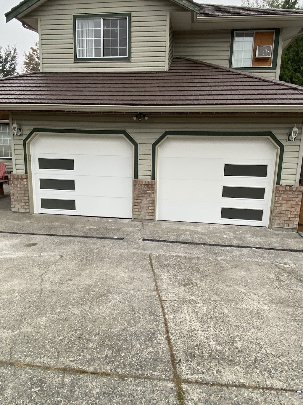 Bal Garage Doors Ltd. | 13929 59A Ave, Surrey, BC V3X 0G6, Canada | Phone: (604) 613-2509