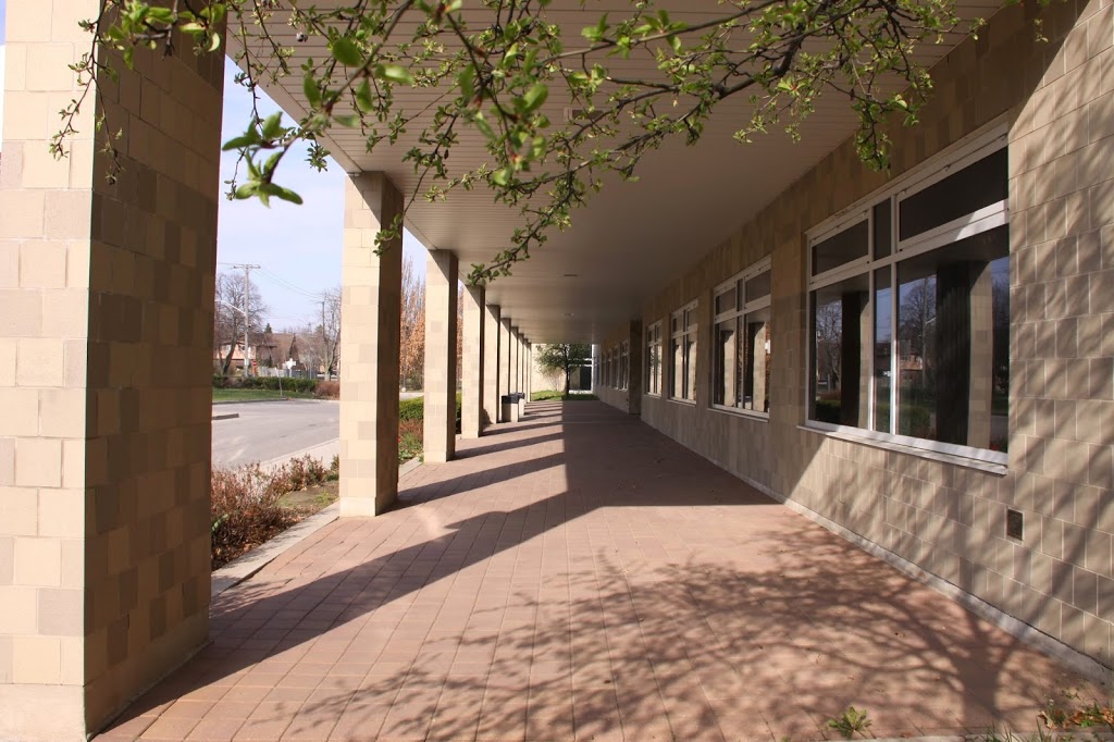 St. Mary Catholic Secondary School | 200 Whitney Ave, Hamilton, ON L8S 2G7, Canada | Phone: (905) 528-0214