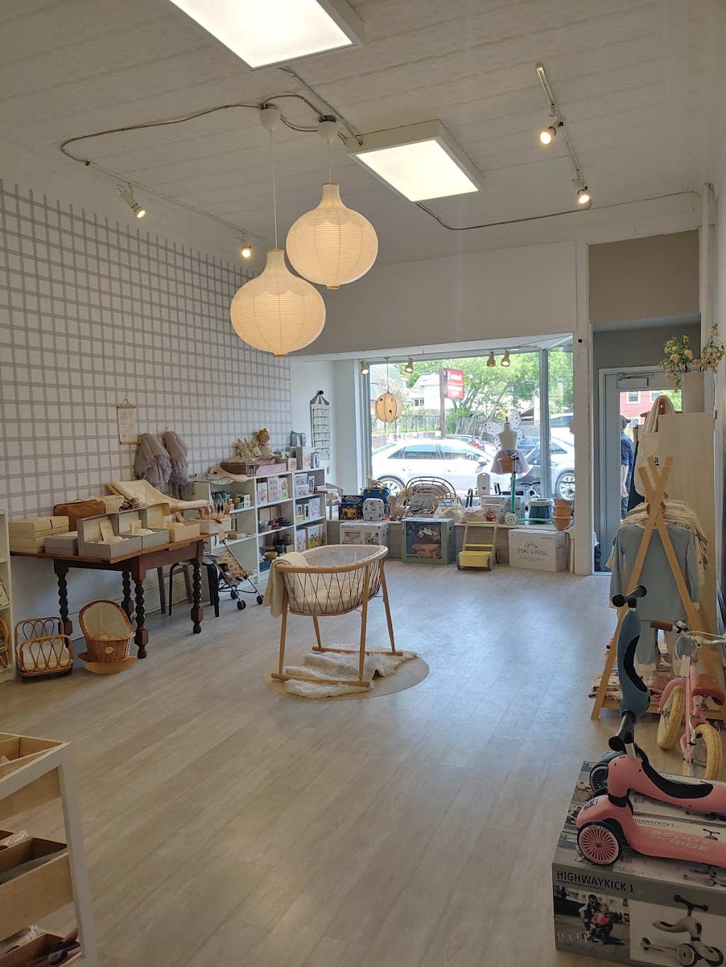 Milan Kids Boutique | 1142 Bank St, Ottawa, ON K1S 3X6, Canada | Phone: (613) 690-8617
