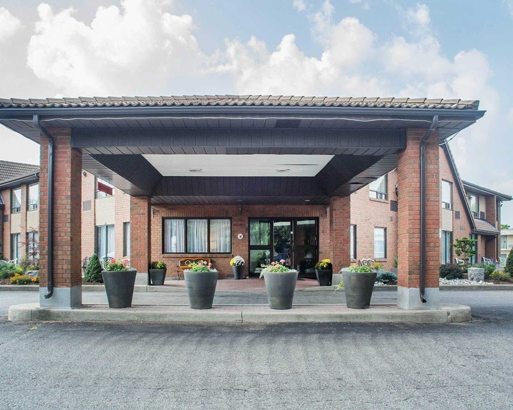 Comfort Inn | 220 Holiday Inn Dr, Cambridge, ON N3C 1Z4, Canada | Phone: (519) 658-1100
