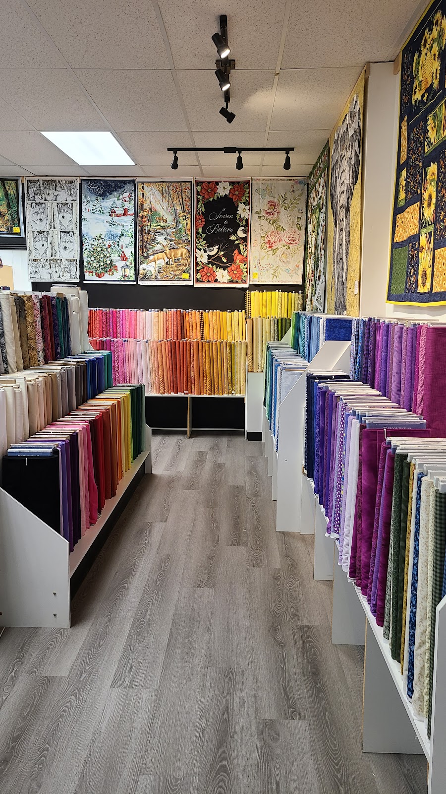 Algonquin Sewing Center | 1049 Victoria St #3, Petawawa, ON K8H 2E2, Canada | Phone: (613) 732-4789