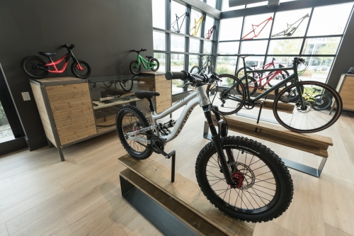 COMMENCAL Canada | 0S5, 1121 Commercial Pl Unit 101, Squamish, BC V8B 0S5, Canada | Phone: (604) 390-2225