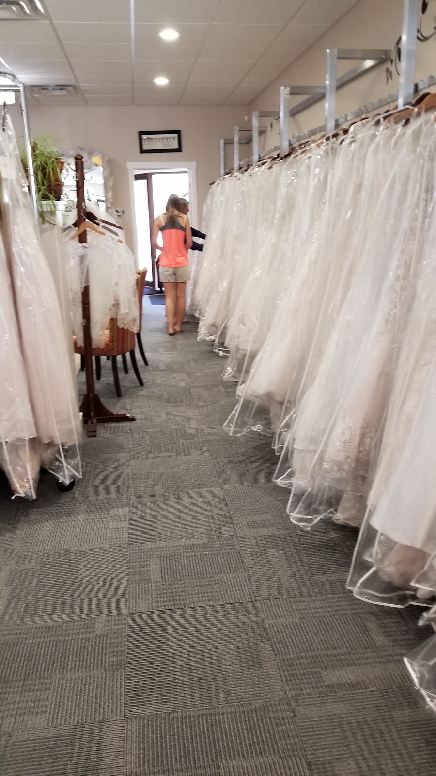 Cottonwood Bridal | 1914 Southbank Road, Okotoks, AB T0L 0A0, Canada | Phone: (403) 938-0014