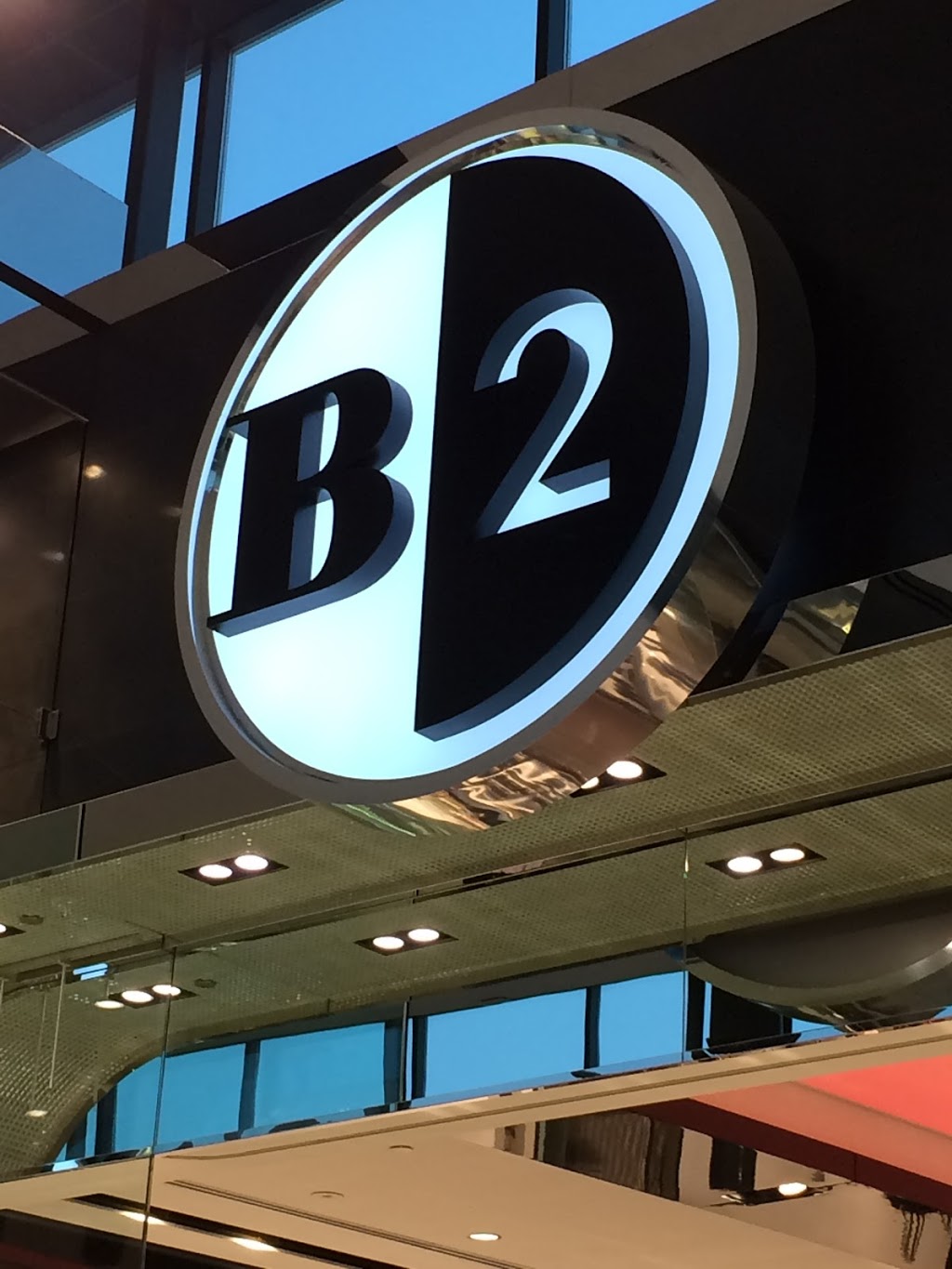 B2 | Carrefour Laval, 3035 Boulevard Le Carrefour, Suite R024, Laval, QC H7T 1C8, Canada | Phone: (450) 688-5250