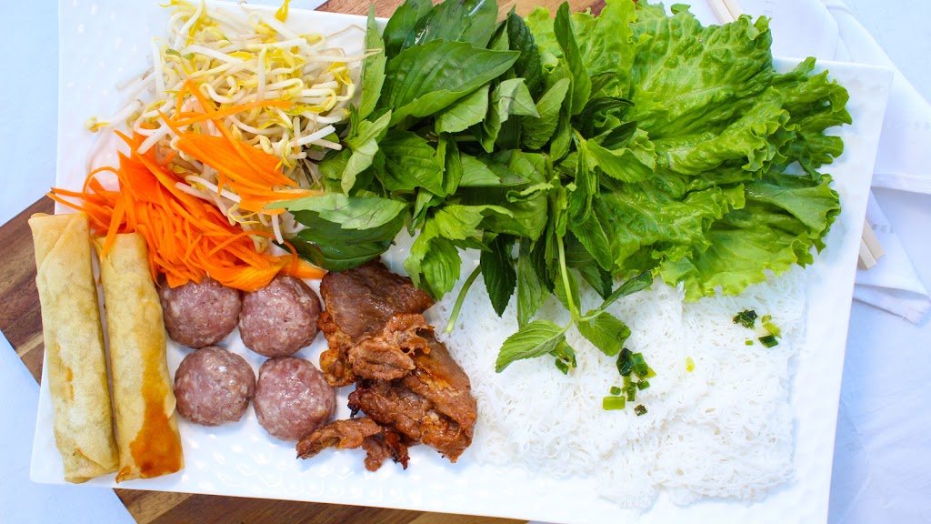 Saigon Star Restaurant | 806 Sargent Ave, Winnipeg, MB R3E 0B8, Canada | Phone: (204) 221-2255