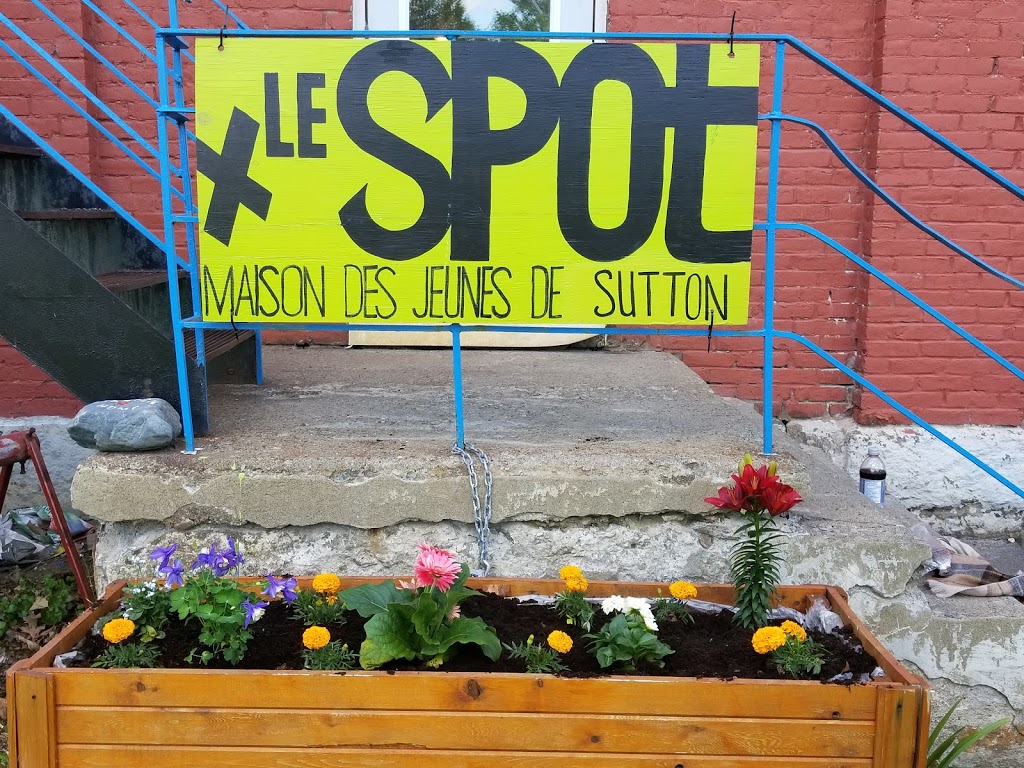 Maison des Jeunes de Sutton | 7 Rue Academy, Sutton, QC J0E 2K0, Canada | Phone: (450) 522-7494