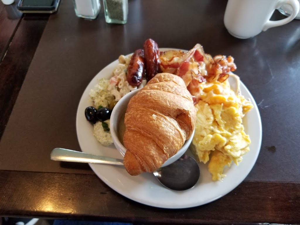 Cattlemens Club Restaurant | 9380 BC-97, Vernon, BC V1H 1W9, Canada | Phone: (250) 542-2178