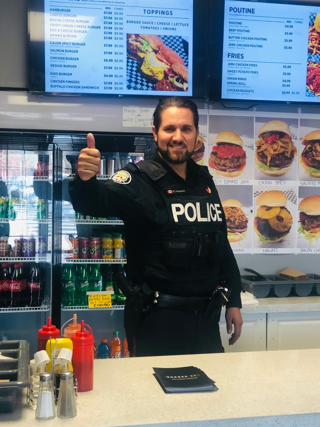 Burger St | 4218 Lawrence ave E #13 (Lormor plaza, Scarborough, ON M1E 4X9, Canada | Phone: (416) 286-1000