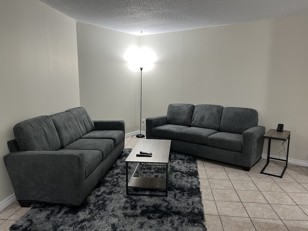 Business Room Club | 2020 Jasmine Crescent, Gloucester, ON K1J 8K5, Canada | Phone: (613) 701-2442