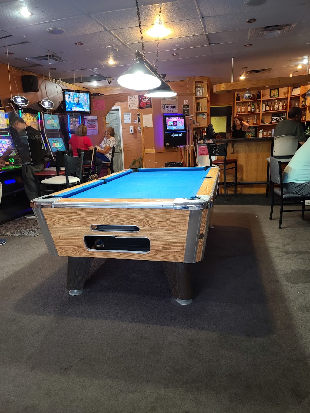 Moonlight Pub | 265 Falshire Dr NE, Calgary, AB T3J 1T9, Canada | Phone: (403) 457-0016