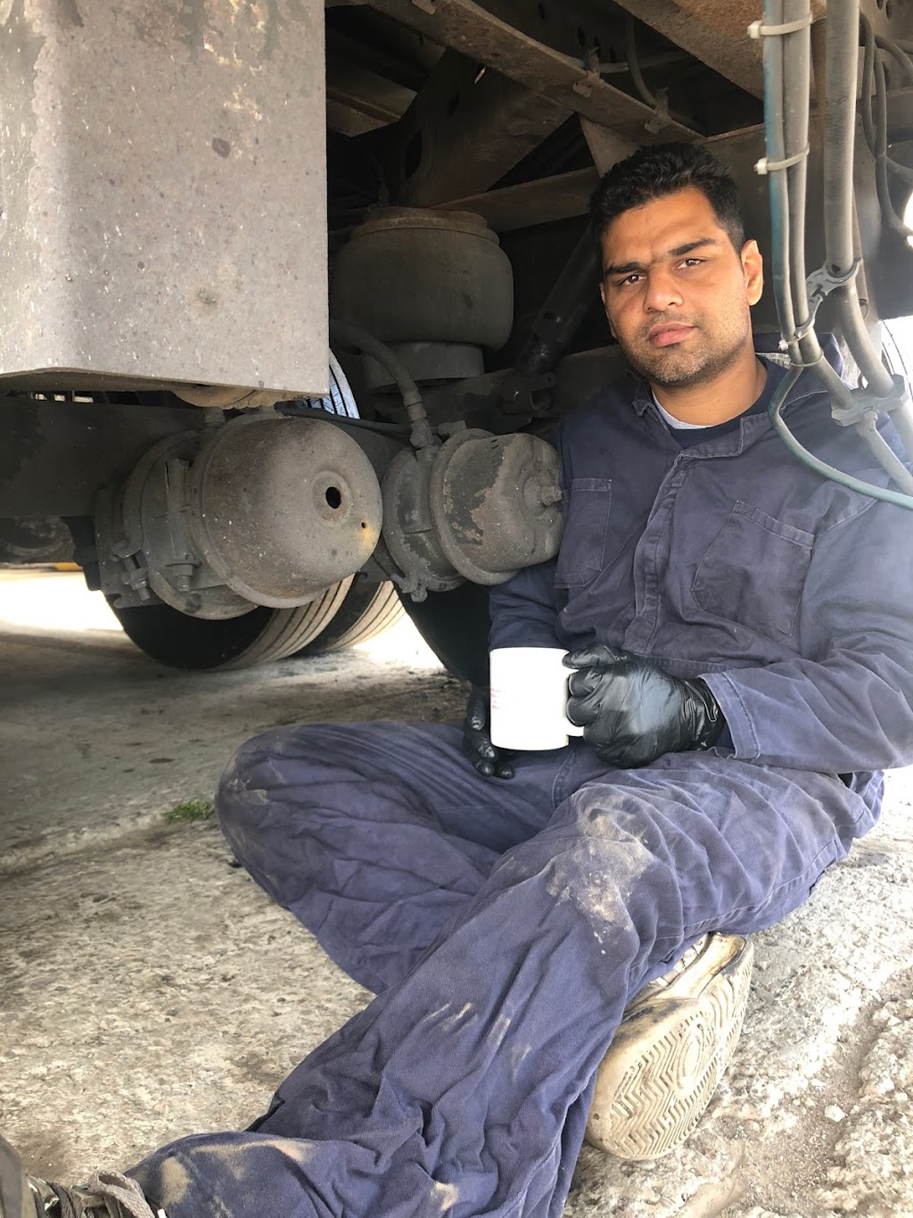 TT TRUCK REPAIR | 865 R. Vinet, Salaberry-de-Valleyfield, QC J6S 0C9, Canada | Phone: (514) 641-7264