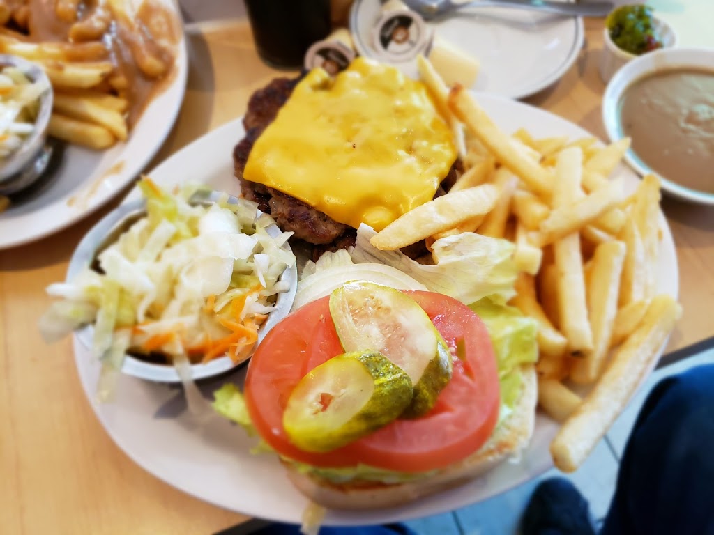 Teds Restaurant | 404 Old Kingston Rd, Scarborough, ON M1C 1B6, Canada | Phone: (416) 282-2204