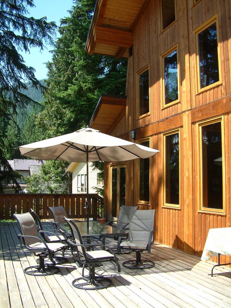 Alpine Lodge Hostel | 8135 Alpine Way, Whistler, BC V0N 1B8, Canada | Phone: (604) 932-5966