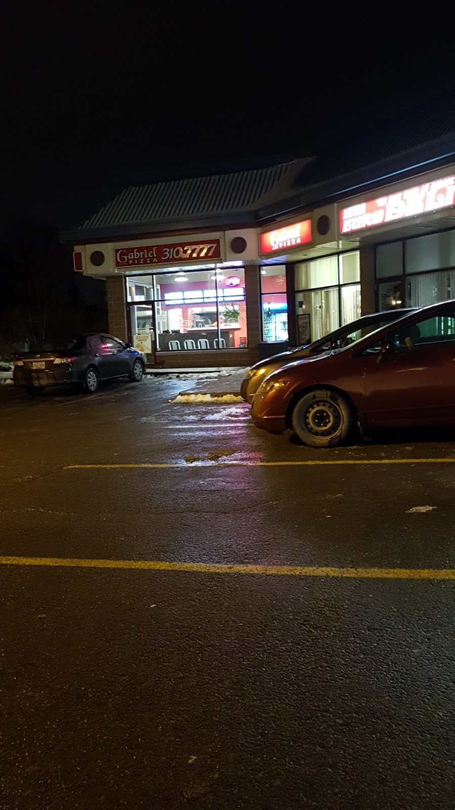 Gabriel Pizza | 2 Goldridge Dr, Ottawa, ON K2T 1A1, Canada | Phone: (613) 319-7777