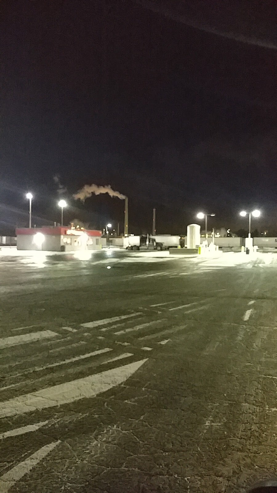 Petro-Pass Truck Stop | 555 Southdown Rd, Mississauga, ON L5J 4V1, Canada | Phone: (905) 823-0404