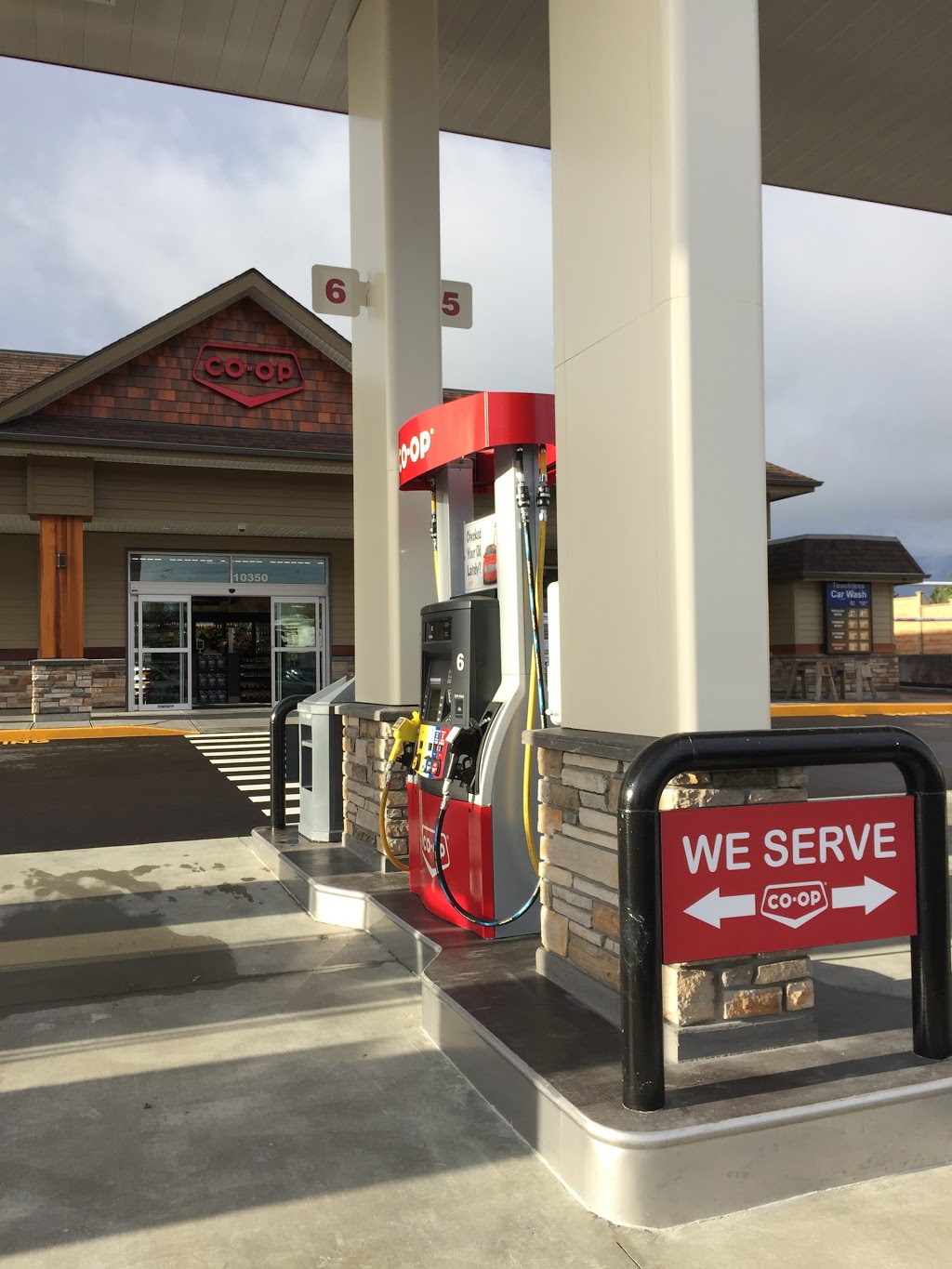 Peninsula Co-op Gas & Convenience Centre | 10350 McDonald Park Rd, Sidney, BC V8L 3H8, Canada | Phone: (778) 351-1303