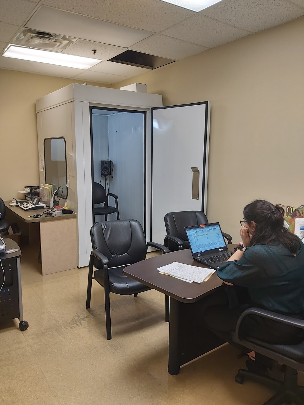 HearCANADA | 2475 McDougall St Suite 220, Windsor, ON N8X 3N9, Canada | Phone: (519) 969-5222