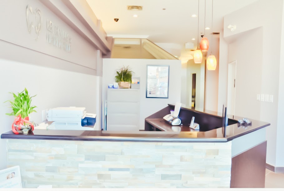 Wellness Denture And Hearing Clinic | 200 Queens Plate Dr unit c2, Etobicoke, ON M9W 6Y9, Canada | Phone: (416) 834-1756