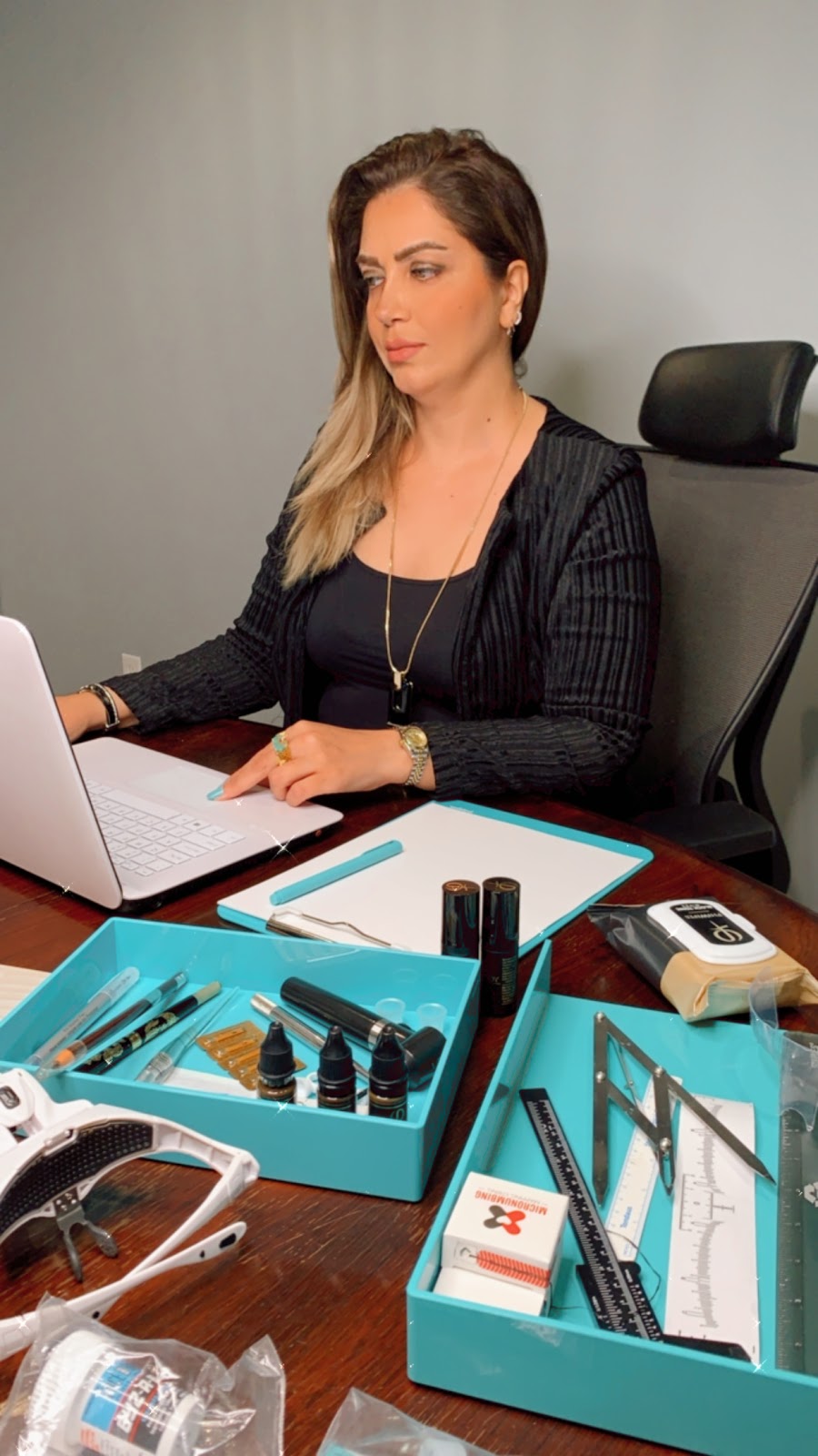 Neluxbeauty | 10 Navan Crescent, Aurora, ON L4G 2V5, Canada | Phone: (647) 864-6637