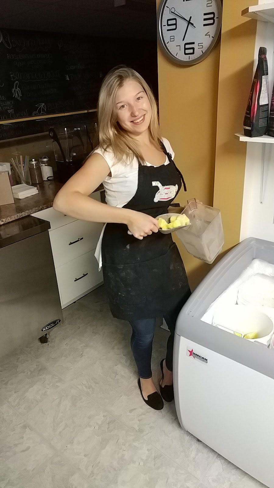 Kambrys Smoothies | 1882 River Rd, Kahnawake, QC J0L 1B0, Canada | Phone: (450) 632-9119