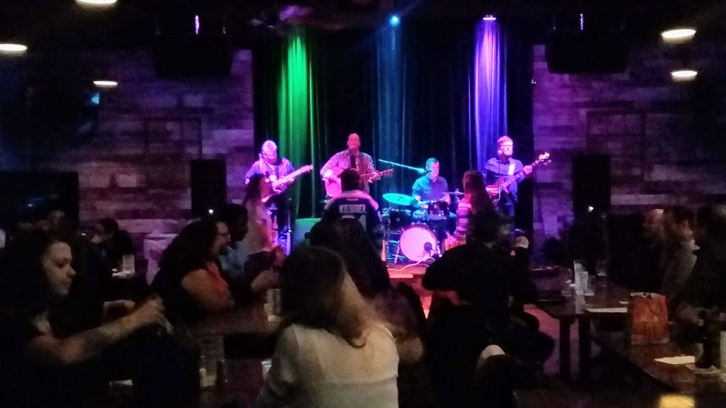 Dakotas Sports Bar & Grill | 2814 Lake Shore Blvd W #2, Etobicoke, ON M8V 1H7, Canada | Phone: (647) 352-2814