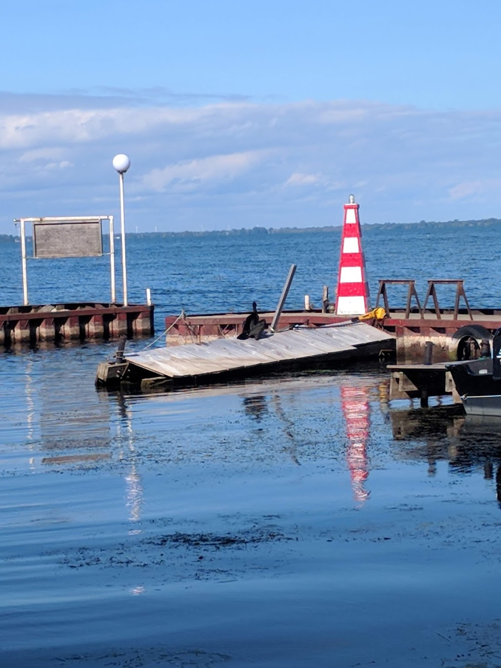 Erie-O Motel and Marina | 840 Ross Lane, Erieau, ON N0P 1N0, Canada | Phone: (519) 676-2101